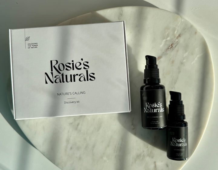 Discovery Kit Nature's Calling, flesjes liggen op marmeren plaat