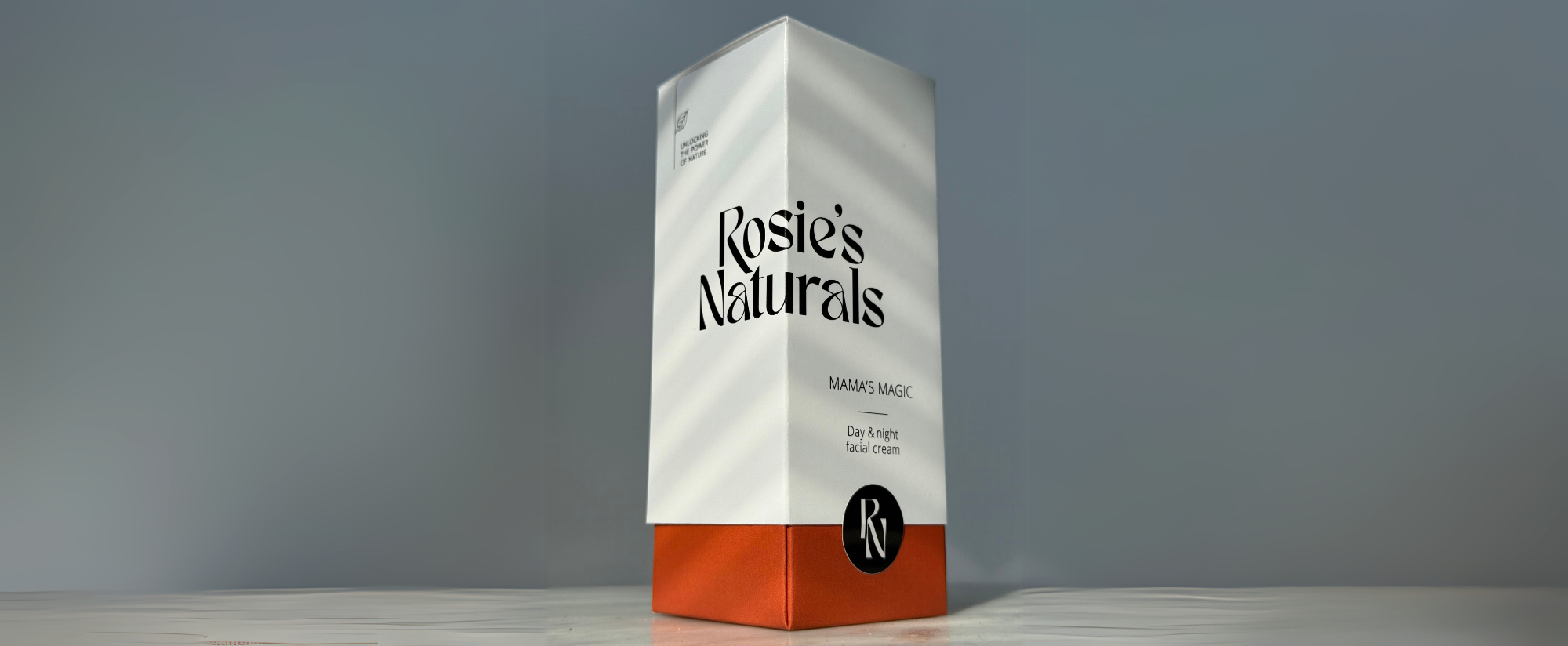 Rosie's Naturals verpakkingsdoosje Mama's Magic natuurlijke gezichtscrème 