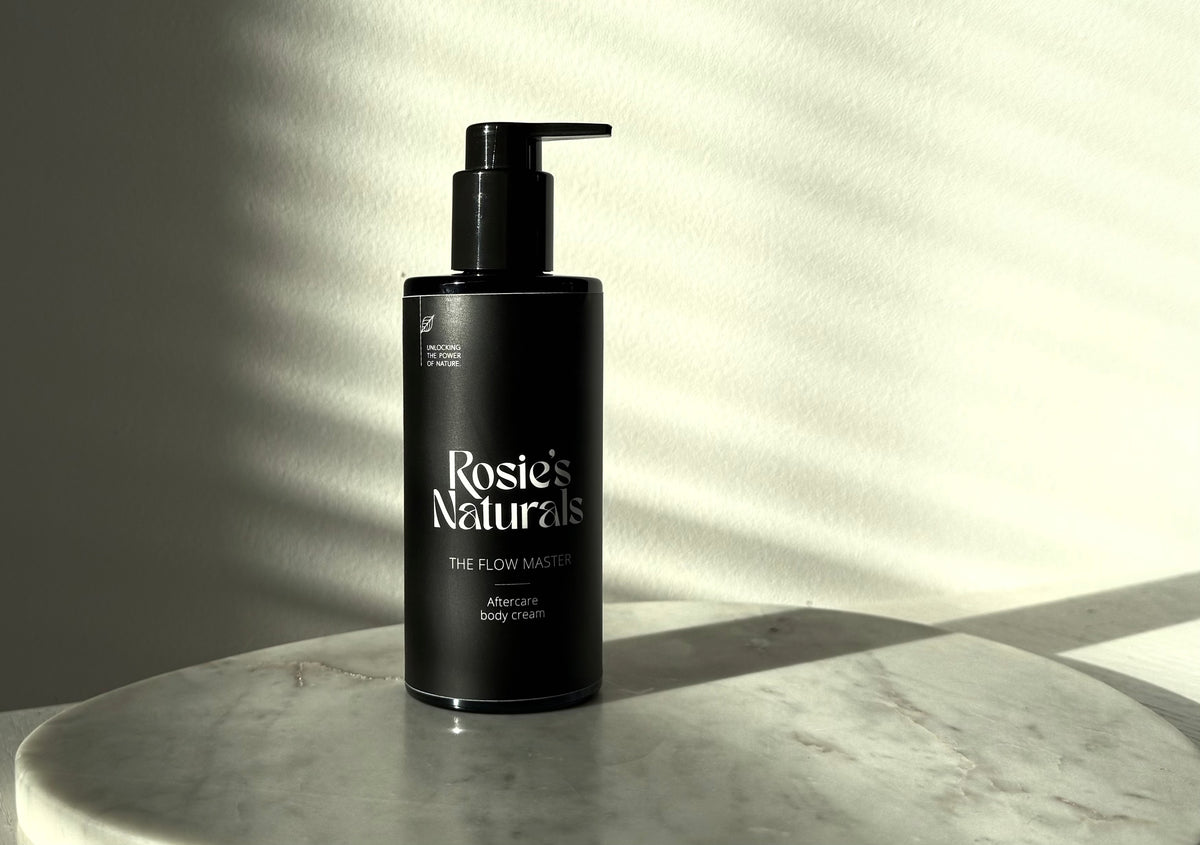 The Flow Master aftercare body cream van Rosie's Naturals, grote fles met zonnestralen